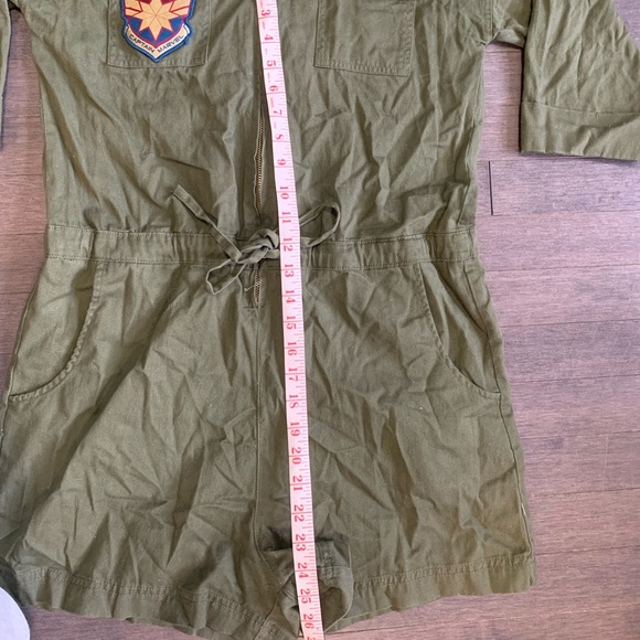 Her Universe Captain Marvel Cargo Romper Women’s M - Picture 5 of 9